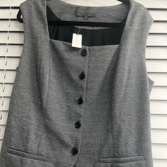 Sunday in Brooklyn- ANTHROPOLOGIE BRAND-VEST P2P 22’ - Picture 1 of 4